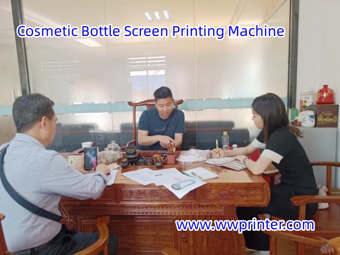 Cosmetic Bottle Screen Printing Machine.jpg